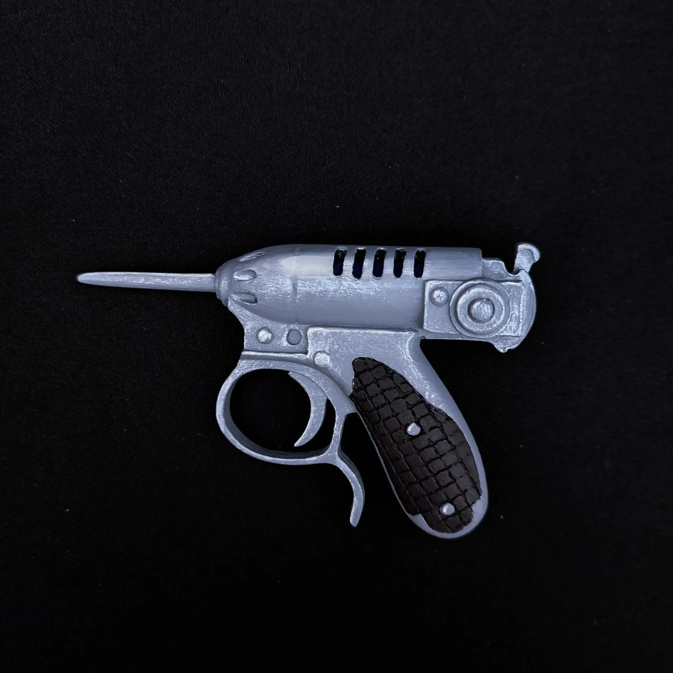 grillo ruidoso, noisy cricket, hombres de negro, men in black, impresion 3d, pistola, arma, 3d print, diseños unicos, cosplay, disfraz