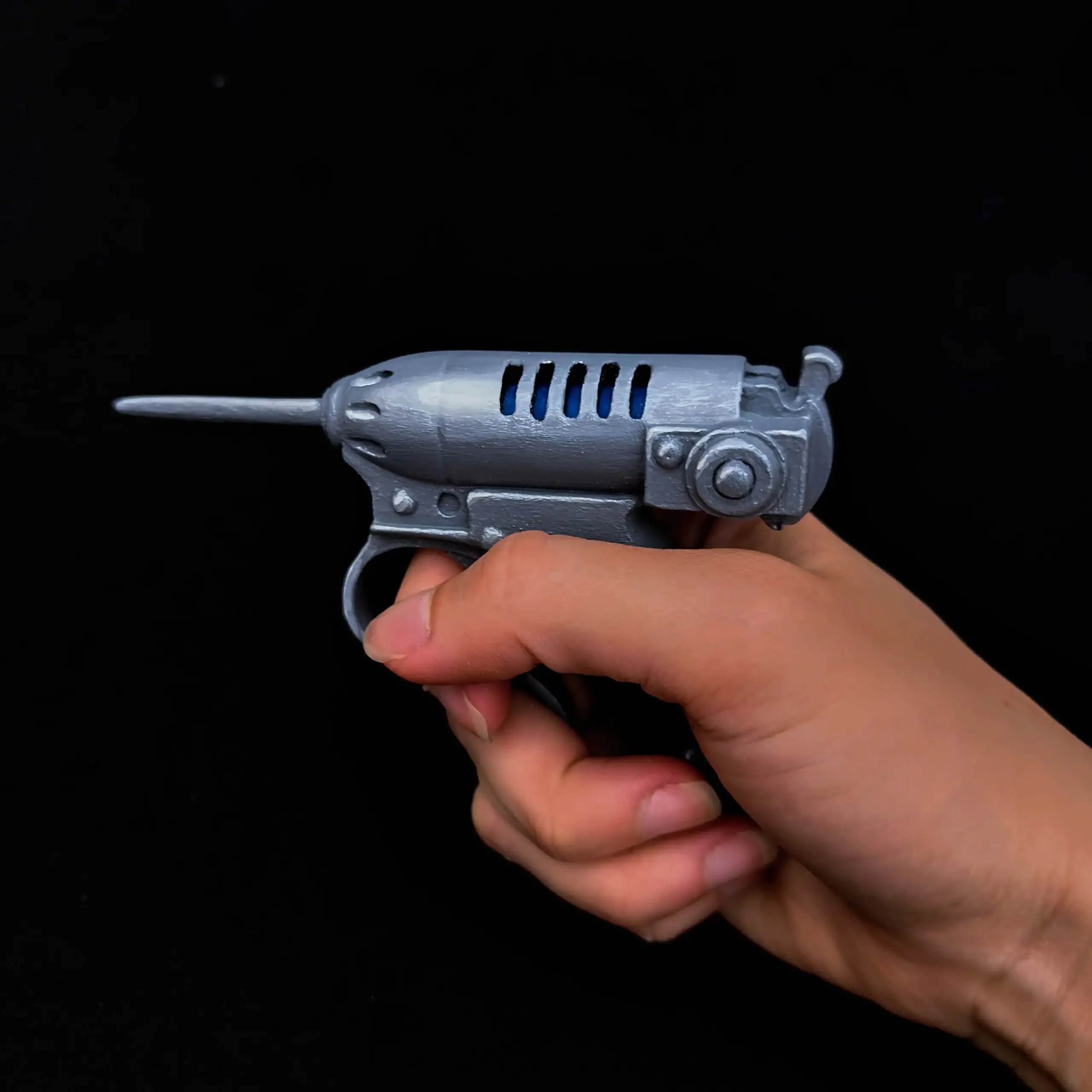 grillo ruidoso, noisy cricket, hombres de negro, men in black, impresion 3d, pistola, arma, 3d print, diseños unicos, cosplay, disfraz